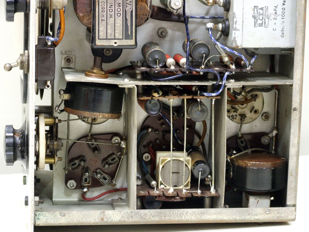 Generatore di frequenza O.H.M. mod. 1271 - paratie interne
