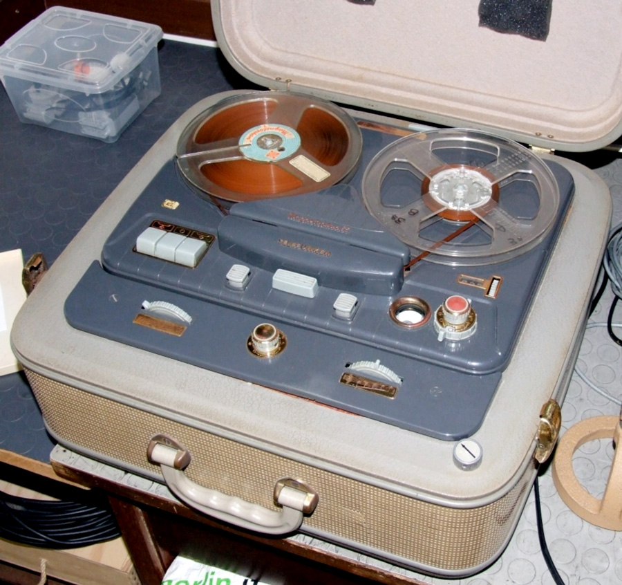 Figura 3. Il registratore a valvole modello 85KL della Telefunken