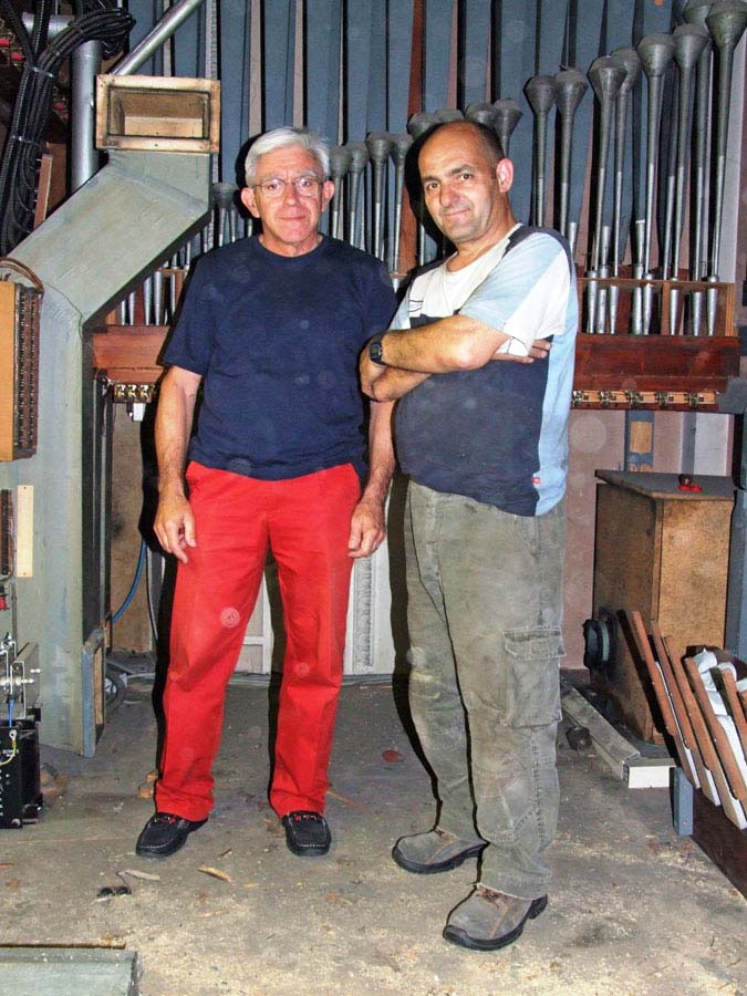 Visita di Aldo Redaelli ai lavori di smontaggio del Grand’organo.