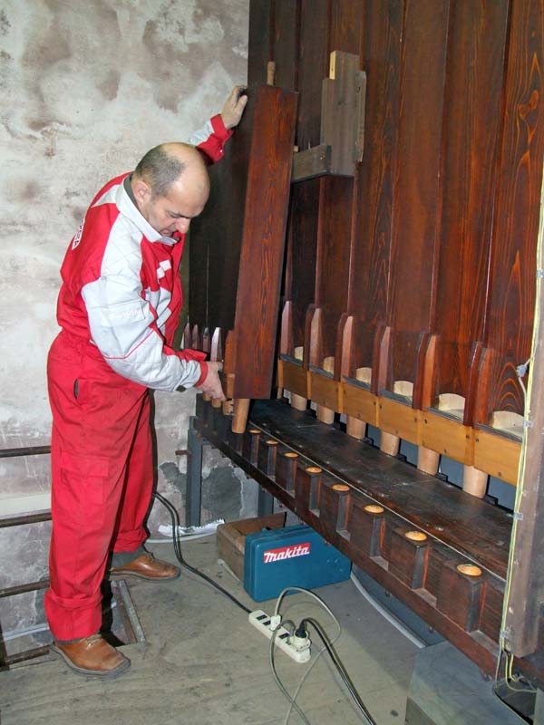 Lavori di pulitura, intonazione ed accordatura dell’organo Corale Recitativo della Collegiata di Seregno.