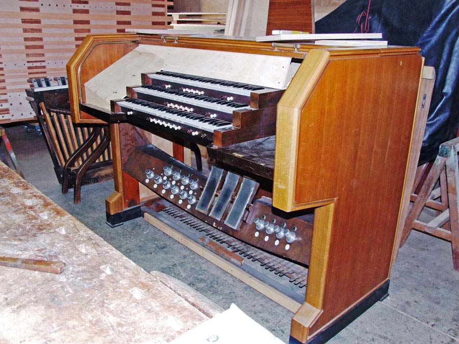 Ammodernamento-riqualificazione della consolle del Grande Organo della Collegiata di Seregno.