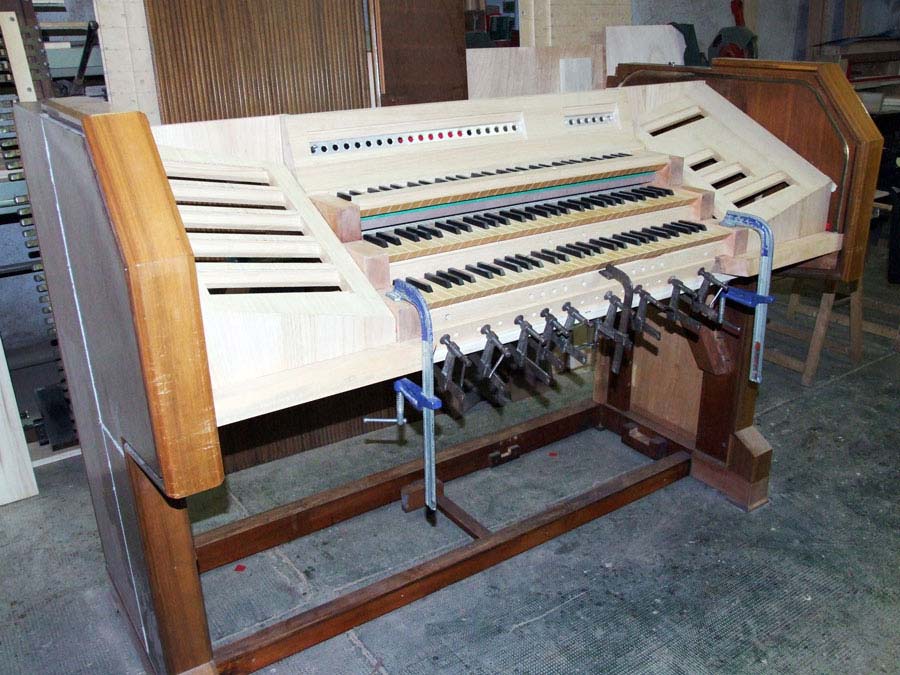 Ammodernamento-riqualificazione della consolle del Grande Organo della Collegiata di Seregno.