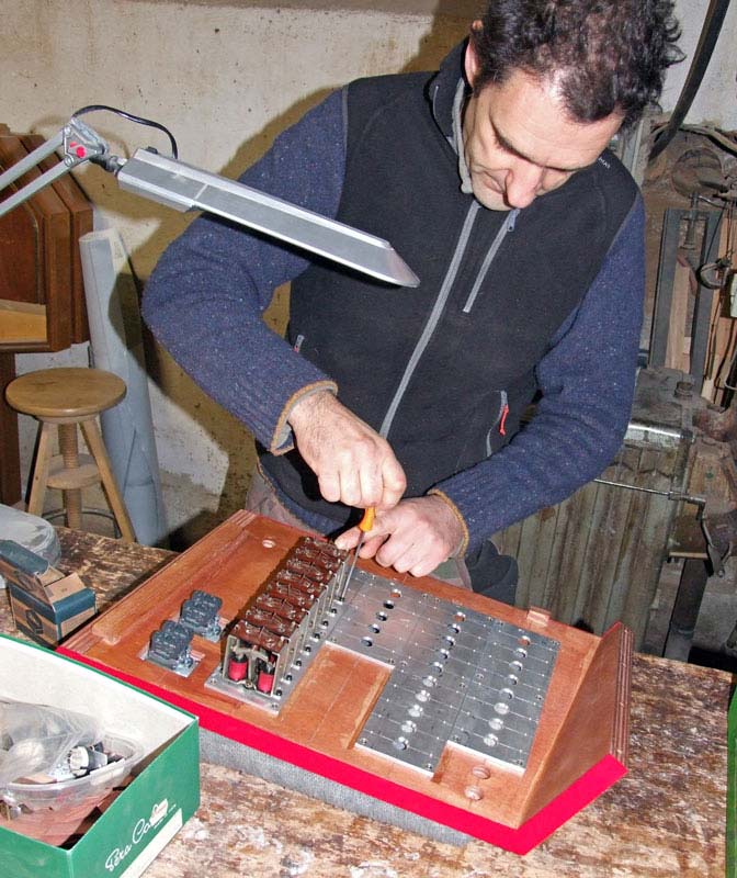 Ammodernamento-riqualificazione della consolle del Grande Organo della Collegiata di Seregno.