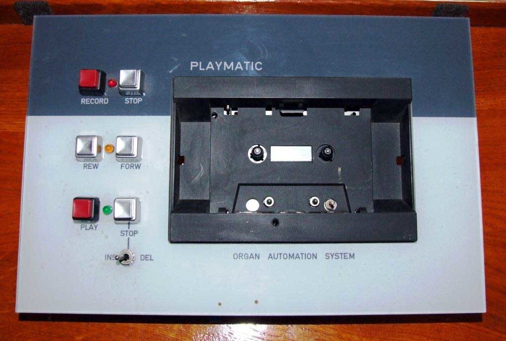 Il panello di comando Playmatic; primo modello di auto-organo costruito dalla SPRAE.