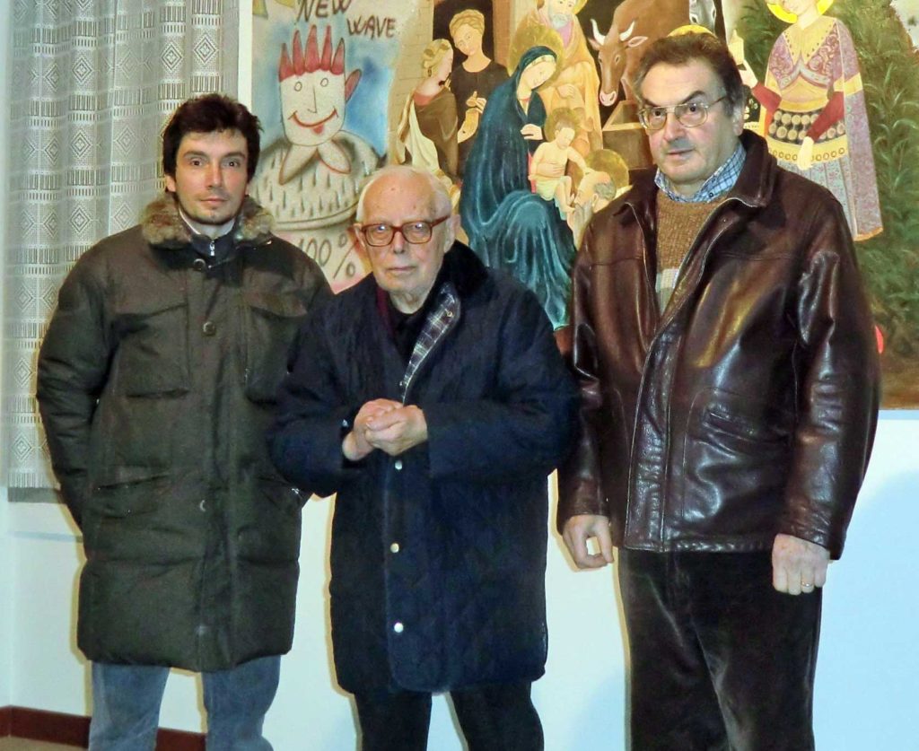 Don Adelio Pedelli con Maurizio e Giuseppe Rossi in una recente fotografia scattata ad Albusciago nel dicembre del 2011.