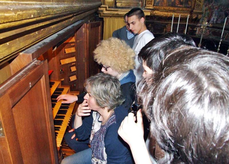Figura 20 - La prova ha dimostrato che l’organo è uno strumento musicale molto complesso la cui potenza e le variegate sonorità hanno sbalordito tutti gli studenti.