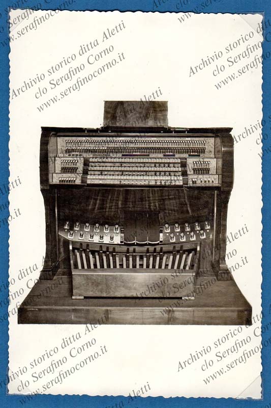 Figura 16 - La nuova consolle elettrica per l’organo di S. Maria maggiore a Bergamo.
